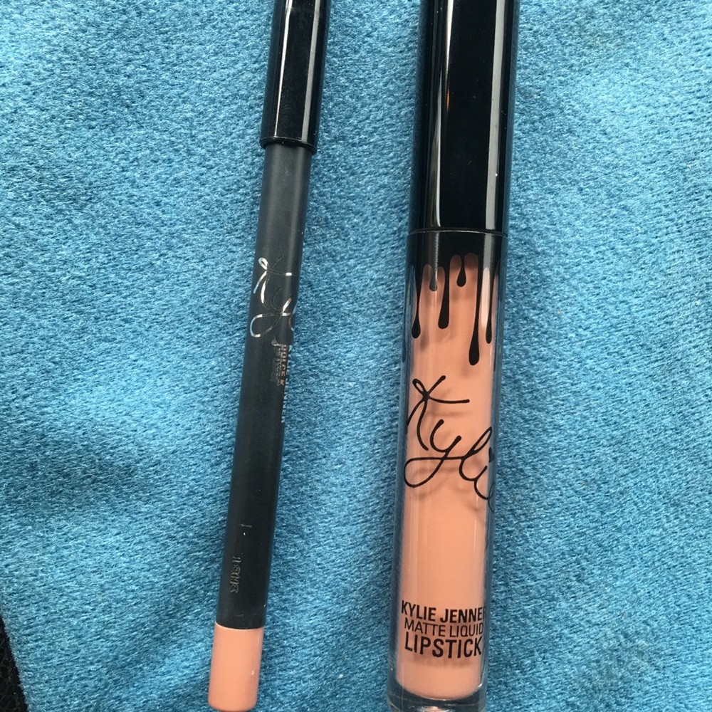 SOLD!!! Kylie cosmetics lip kit